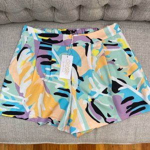 NWT Crosby Matthews Short Elastic Back With Pockets